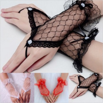 Half-gloves in lace